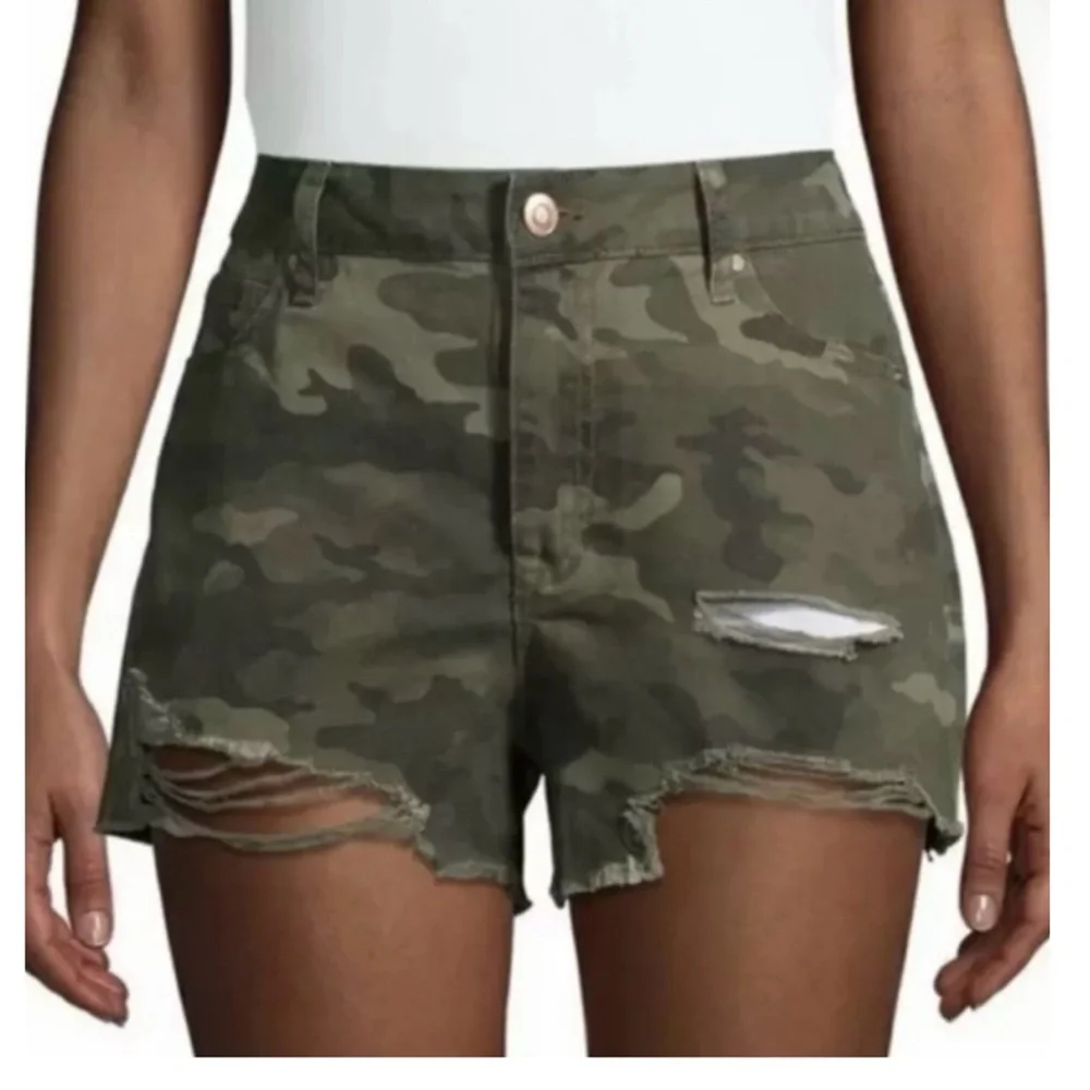 🌻4/$15🌻 •No Boundaries• high waisted shorts - Picture 1 of 5